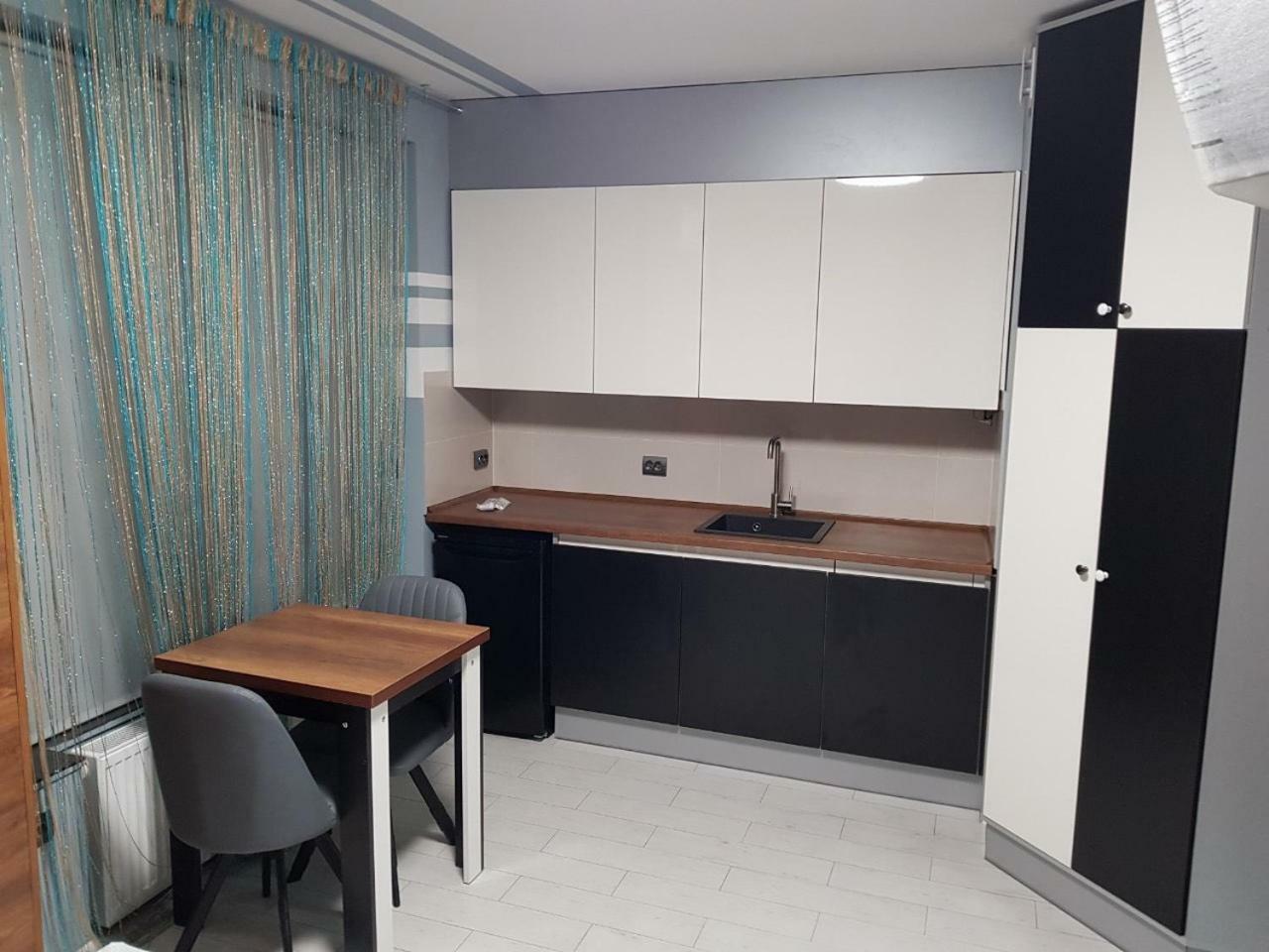 Balabana Red Apartment Lvov Exteriér fotografie